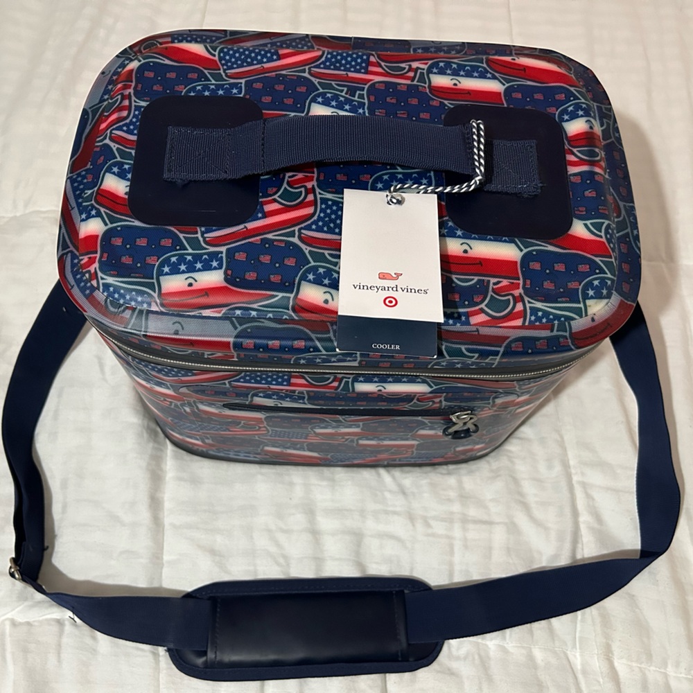 VINEYARD VINES COOLER!